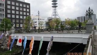 女鳥羽川にかかる橋