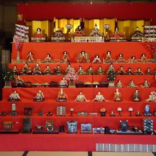 かいこの家内部のひな飾り