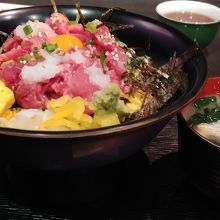 中おち丼約１２００円。極上品！