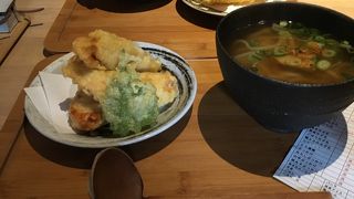 昆布出汁がきいたおうどんでした～