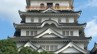 きれいなお城を観ながら散策だけでも