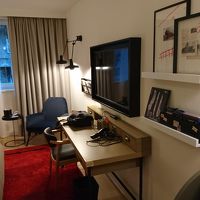 機能的でお洒落なインテリアの客室