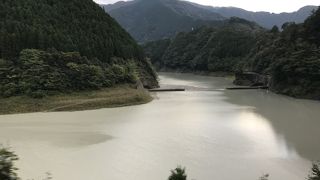 大井川沿い：接岨湖、長島ダムのダム湖