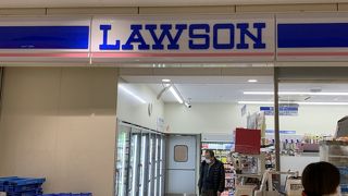 出口すぐで便利！