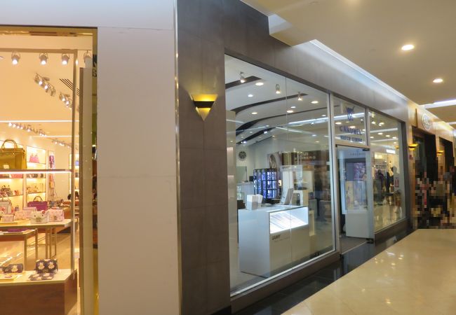 時計以外も売っている