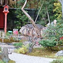 小野篁が冥界に通ったと伝わる井戸です。