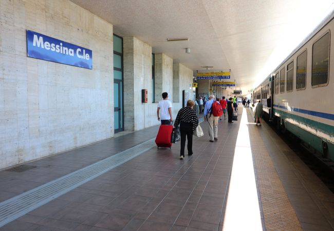 トレニタリア メッシーナ駅