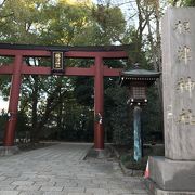 東京大学に隣接、東京十社の一社に数えられている神社。