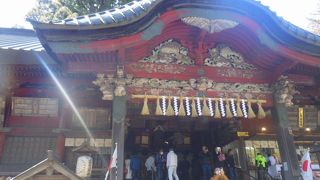 立派な参道、立派な鳥居のある荘厳な神社でした