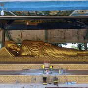 全長10メートルの涅槃仏