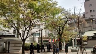 木陰も多いので、周辺の散策で疲れたら、この公園で休むことをおすすめ