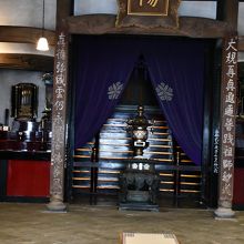 お堂の内部