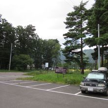 長閑な田園地帯にある温泉街
