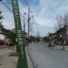 駅前あたりは静か