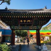 350年の歴史がある韓方市場を表す門です。市場の四方にあったと考えられます。