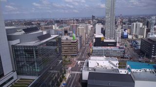 絶景を見ながら、しっかりとした食事も安価で食べられる