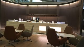 Asiana Airlines BusinessLounge (Incheon International Airport)
