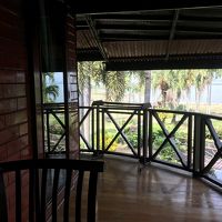 バルコニー　　やけに広い