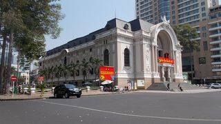 旧市街地の中心的なエリアにあります。