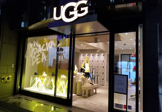 Ugg 店舗 sale