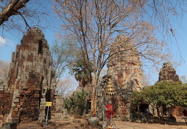 頂上には10世紀の祠堂が5つ