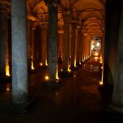 宮殿の様な地下貯水槽