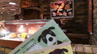 お会計は半分セルフ