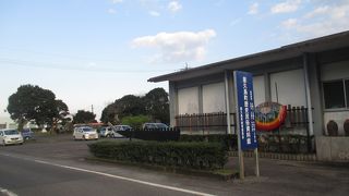 大きなノコギリが目印？