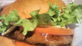 照り焼き味のハンバーガー