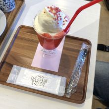 ダンナは、クリームソーダ。