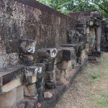 砂岩への彫刻