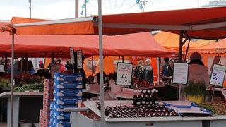 マーケット広場　