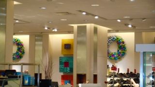 サラテーブル (ファッションショー店)