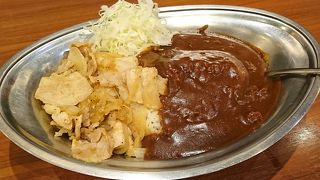 各方面にエッジのきいた不思議な味のカレー