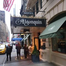 The Algonquin Hotel Times Square, Autograph Collection