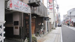 料亭が掘った井戸だそうです