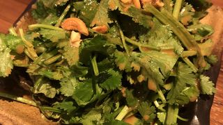 パクチーサラダ