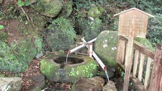 超軟水の山河湧水があります。