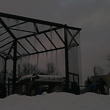 冬のタンチョウ舎の様子