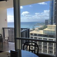 ラナイと食卓4人掛け