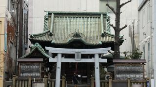 あれ？こんなところに神社が・・・・