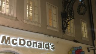 旧市街にあります