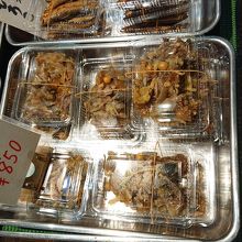 錦市場に、「すっぽん」のお惣菜も売ってます。珍しい。