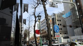 おしゃれなセンス溢れる店舗が並んでます。