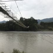 大井川沿い：塩郷の吊橋、長さ220m