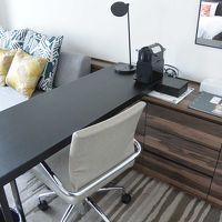 隣りには広いテーブルもあります。