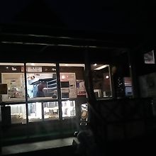 行列が全く見られないパン小屋は珍しいかも？