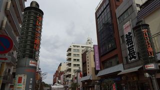 伝法院に向かう通り