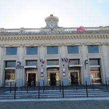 アヴィニョン中央駅の駅舎