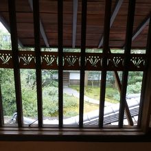 家紋の藤をあしらってるのでしょうか？